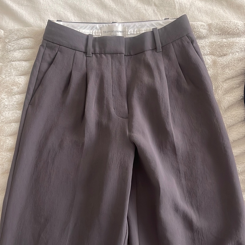Aritzia effortless pant in grey size 4